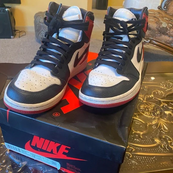 Jordan Satin Toe / Size 10 Women’s